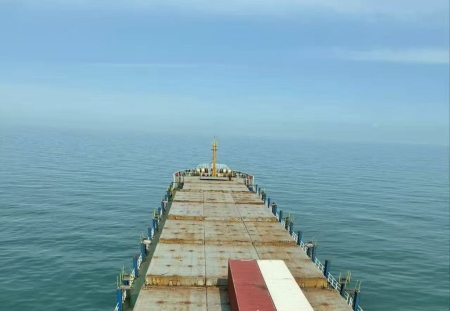 出售：15500DWT 近海多用途船 船舶类型：多用途船（散货/集装箱两用） 建造完工：2014