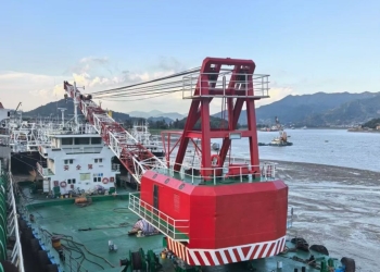 出租100吨全回转浮吊起重船，下个月有档期。 福建 宁德市