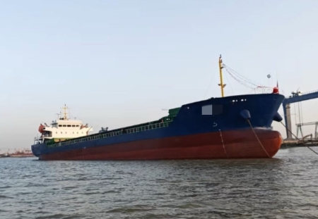 出售：7500吨双壳散货船 建造年份：2025年 建造地址：中国 福建 宁德市