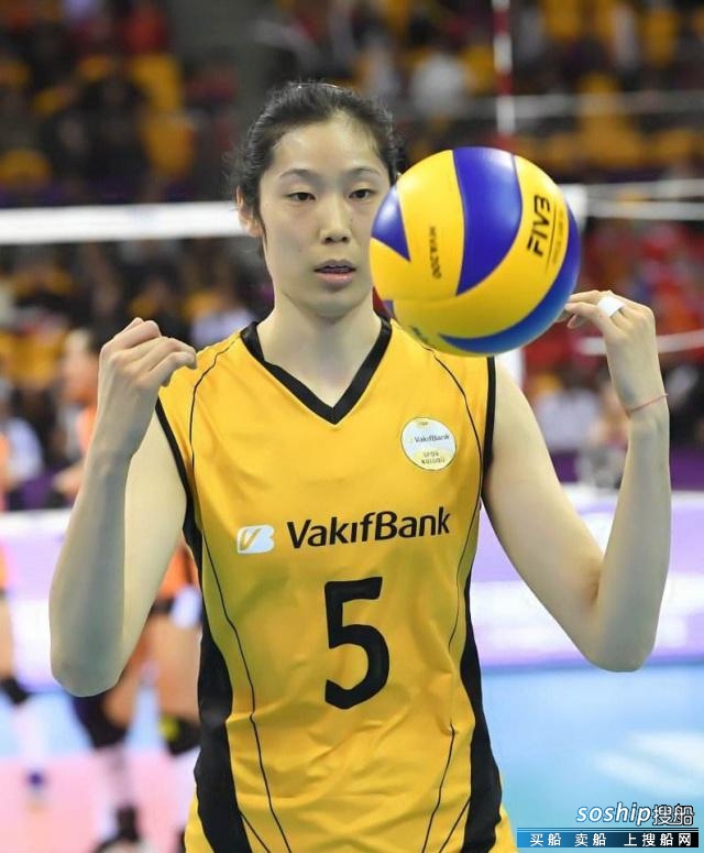 朱婷古德蒂赛后拥抱 朱婷27分全场高光带不动队友,古德.