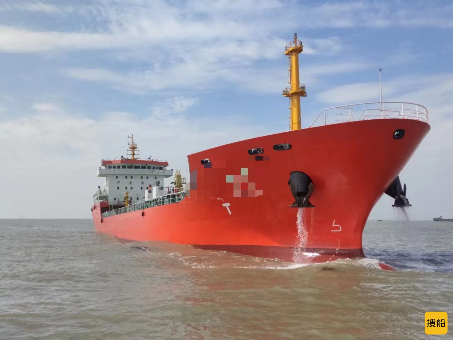 出卖13000吨油船  喷鼻港-2.jpg