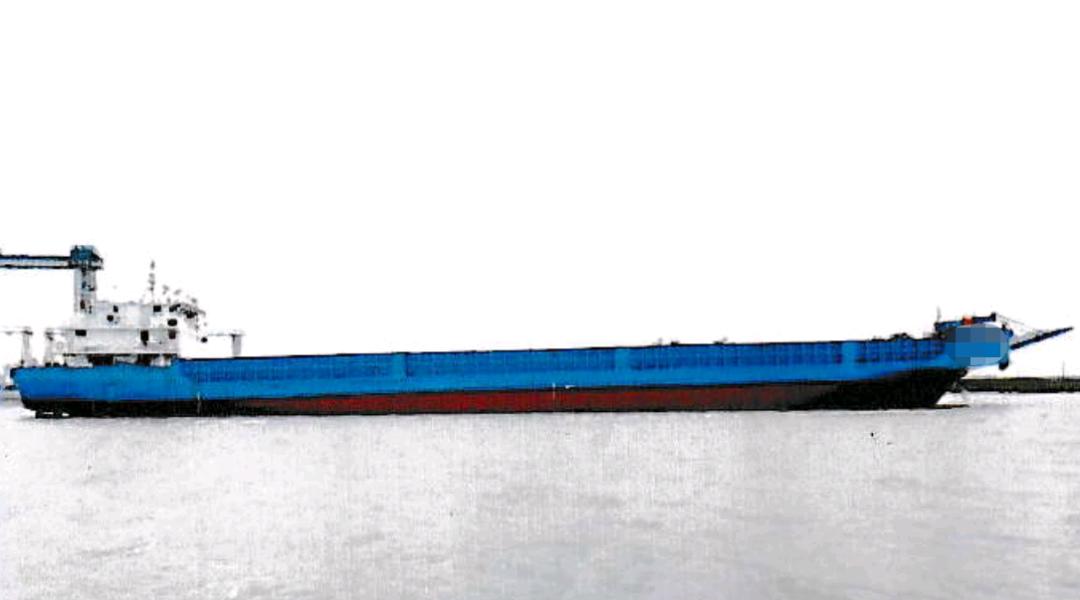 出卖: 【后驾前跳板船面货船】3700吨-2.jpg
