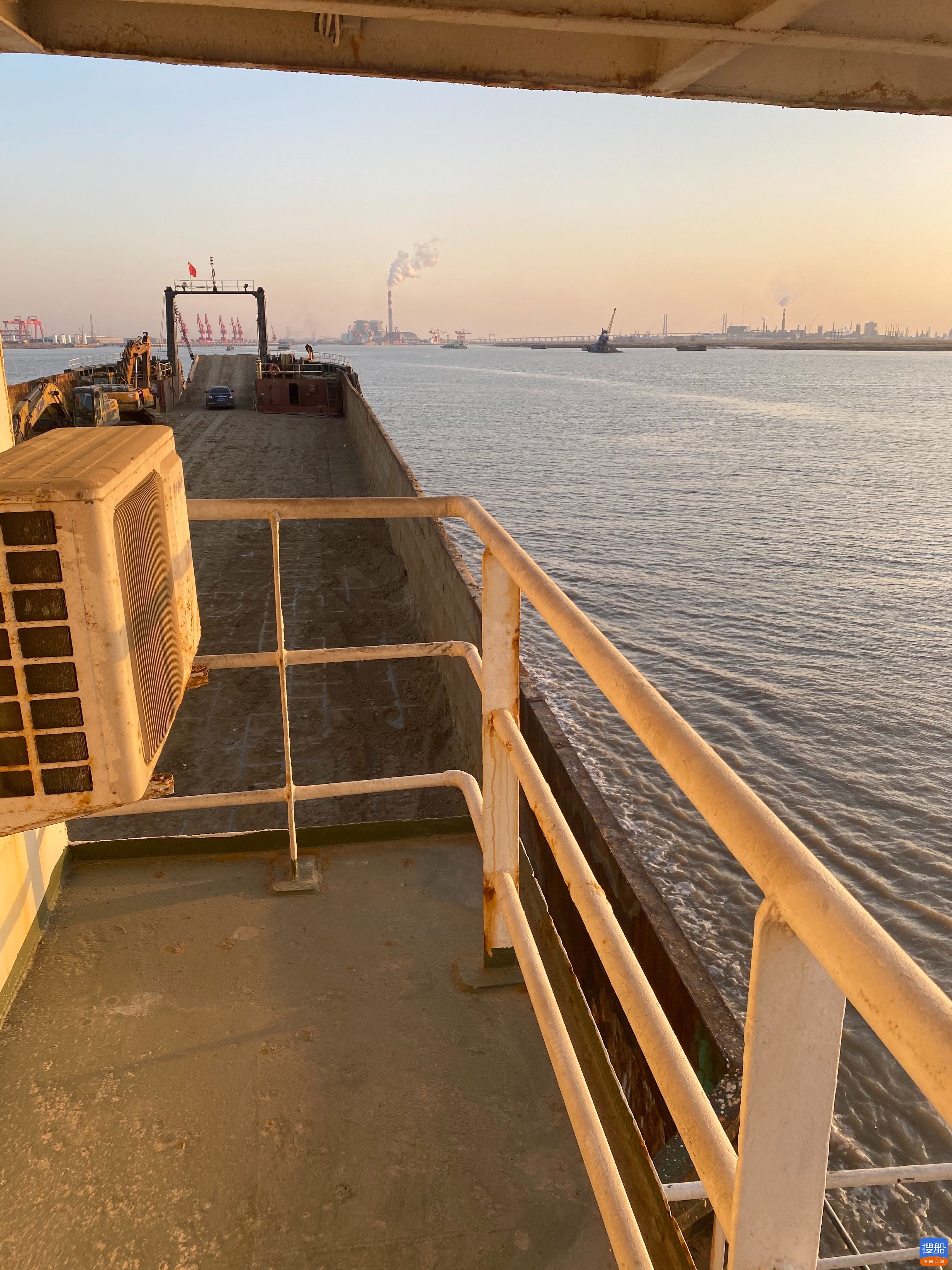 出卖4350吨后驾前跳船面驳，2013年下火，正在航船，慢卖！  ...-2.jpg