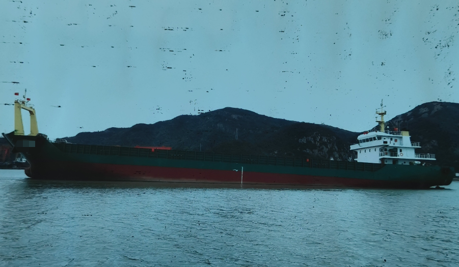 出卖: 【后驾前跳板船面货船】5100吨，2020年浙江制，-2.png