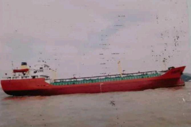 出卖3300吨油船 祸建 祸州市-2.jpg