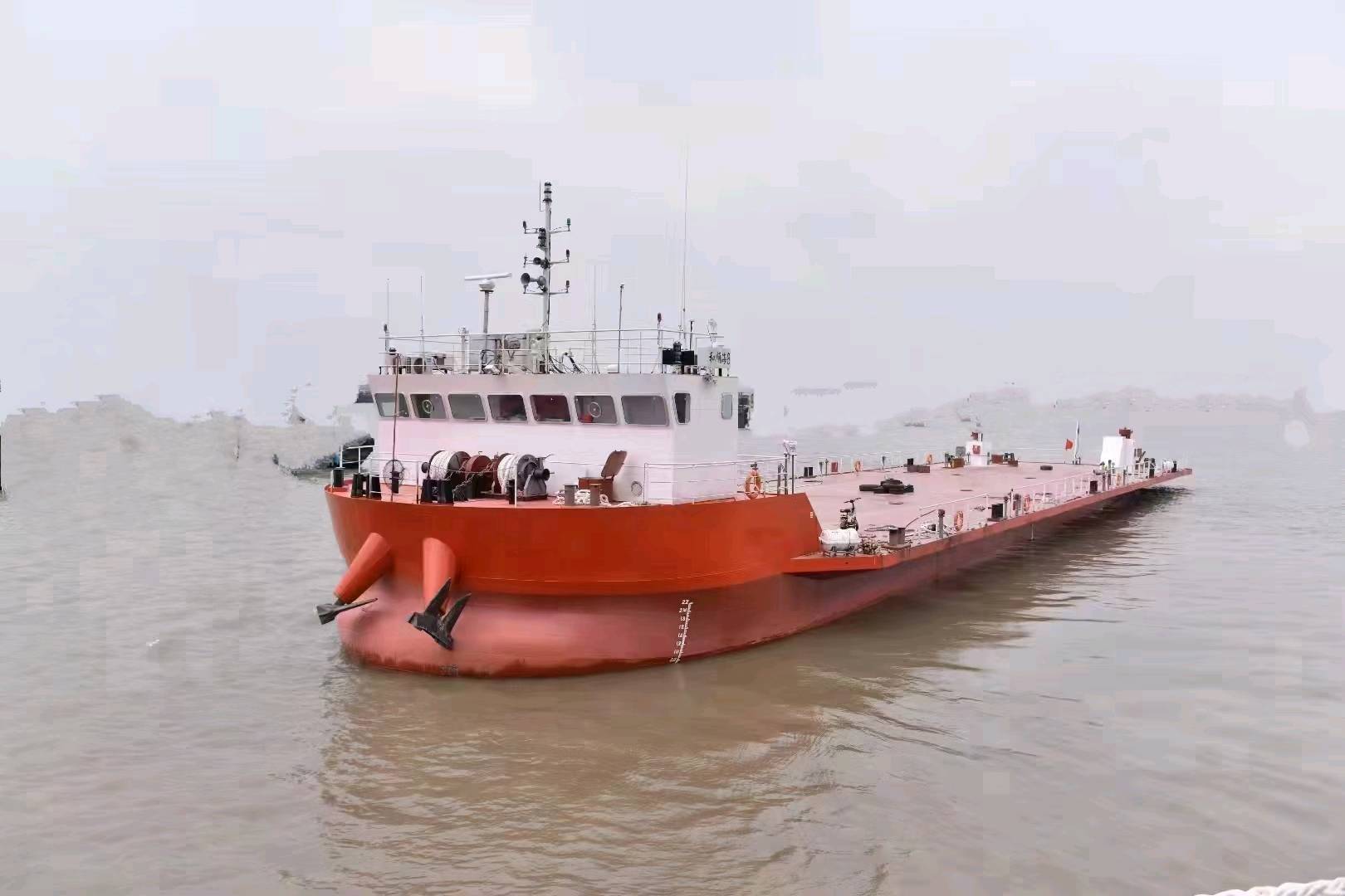 内地750吨前驾船面船-2.jpg