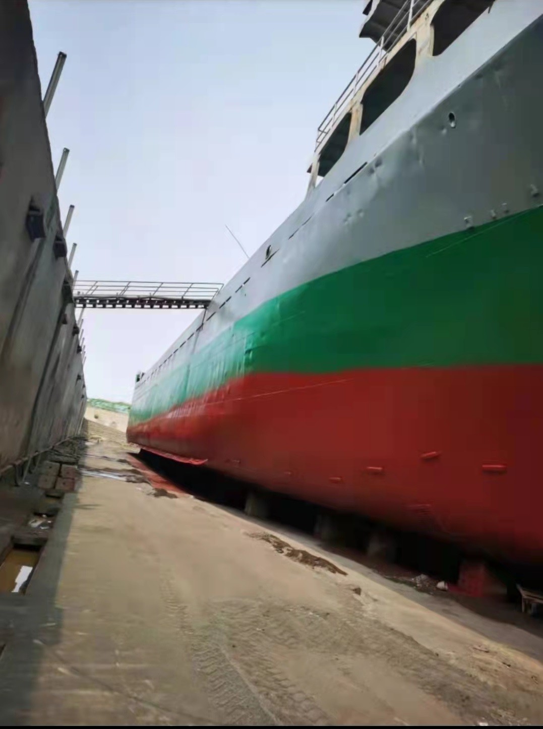 出卖编号246 05年3298吨集货船  祸建-2.jpg