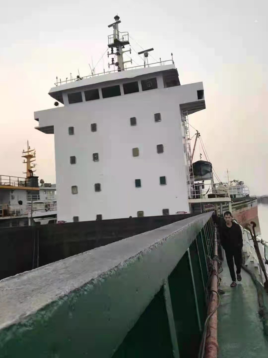 出售编号284 06年3036吨集装箱船  福建-2.jpg