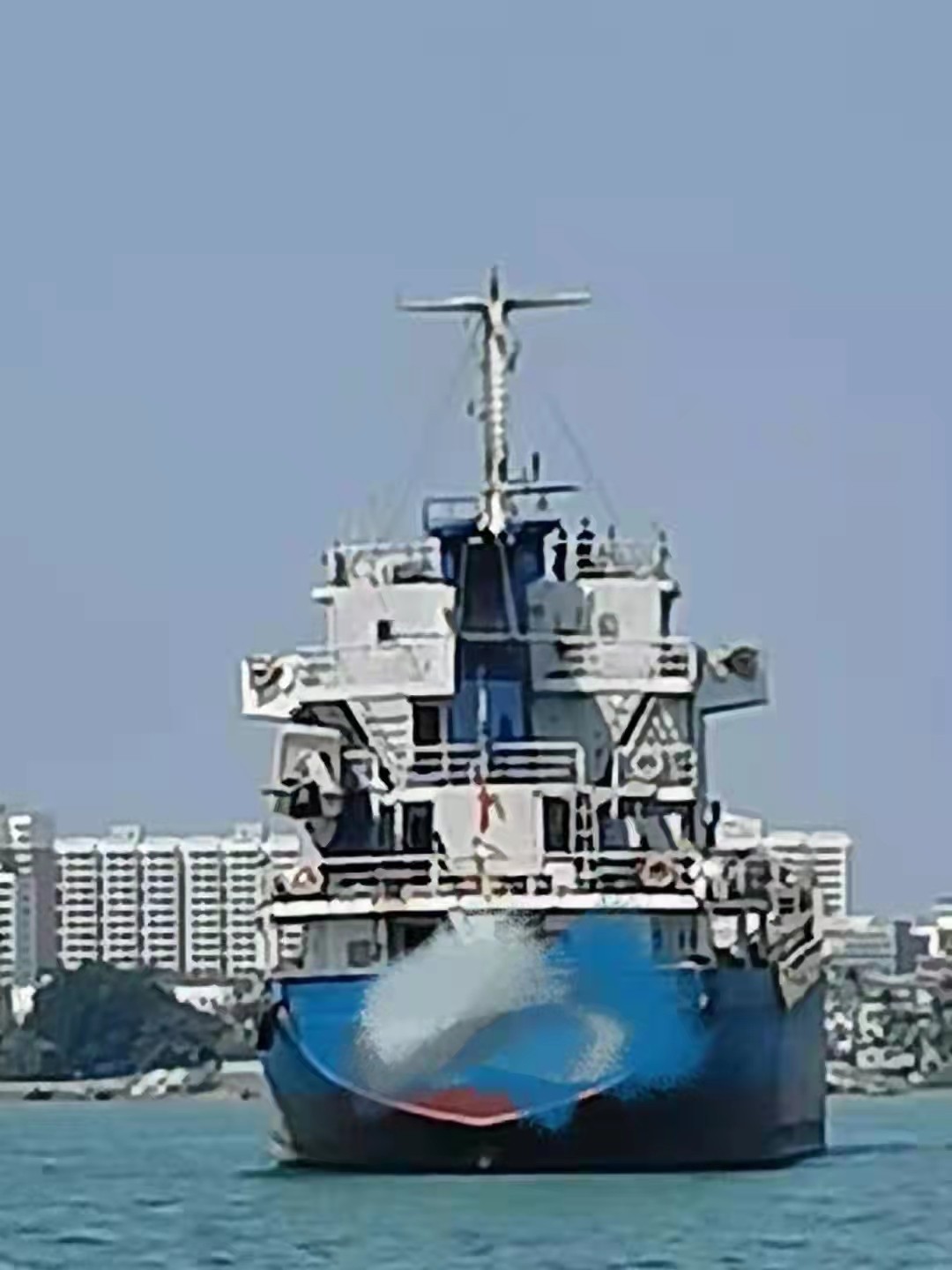 出卖编号373 3年多3500吨多用处散拆箱船  祸建-2.jpg