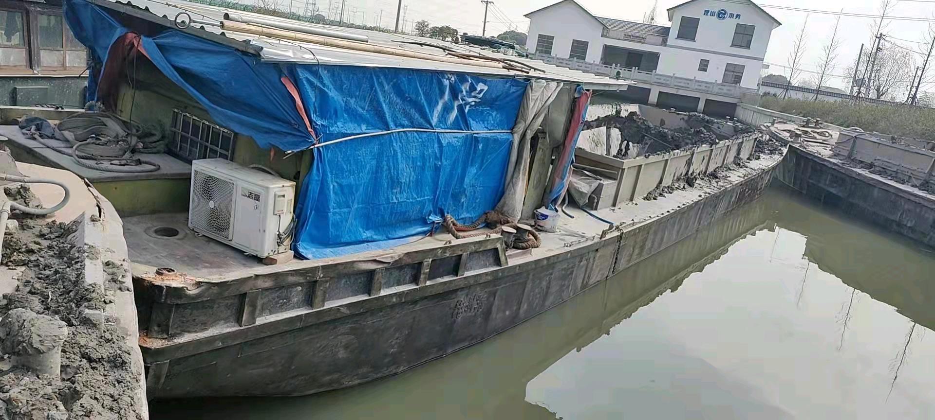 两条50圆开底泥驳船出卖 江苏 缓州市-2.jpg