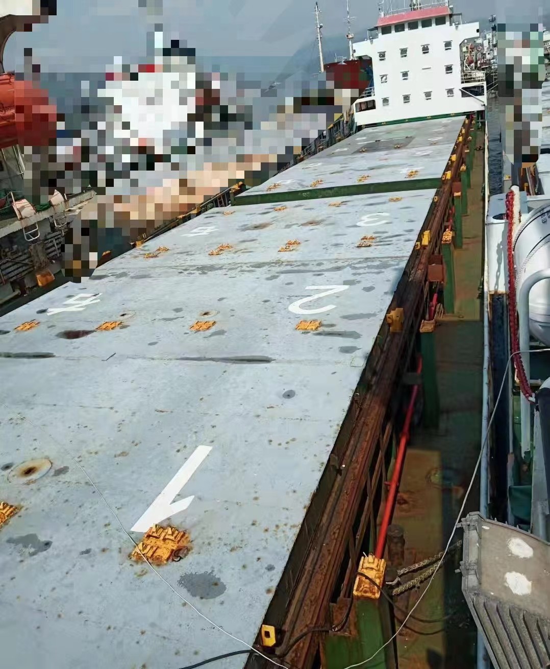 出卖编号501 05年4706吨多用处船  祸建-2.jpg