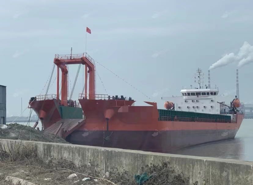 出卖10230吨船面船  喷鼻港-2.jpg