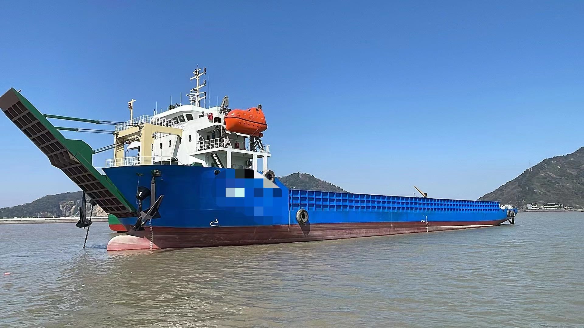 卖浙江制5000吨远洋船面船  喷鼻港-2.jpg