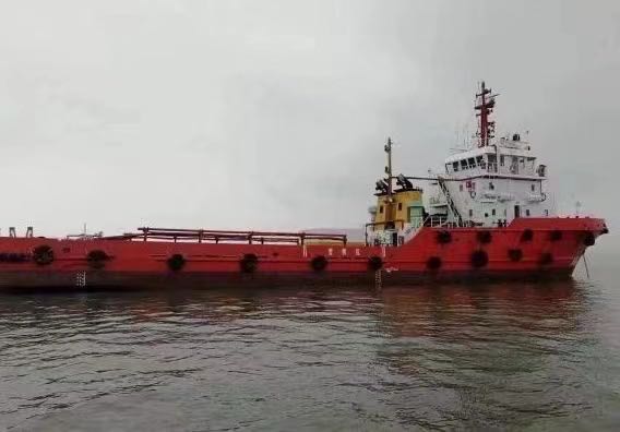 卖10800马力三拖  喷鼻港-2.jpg