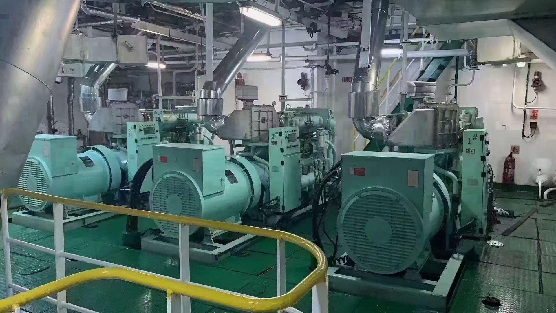 出卖17000吨（行将凶火）多用处船，散拆箱船  喷鼻港-2.jpg