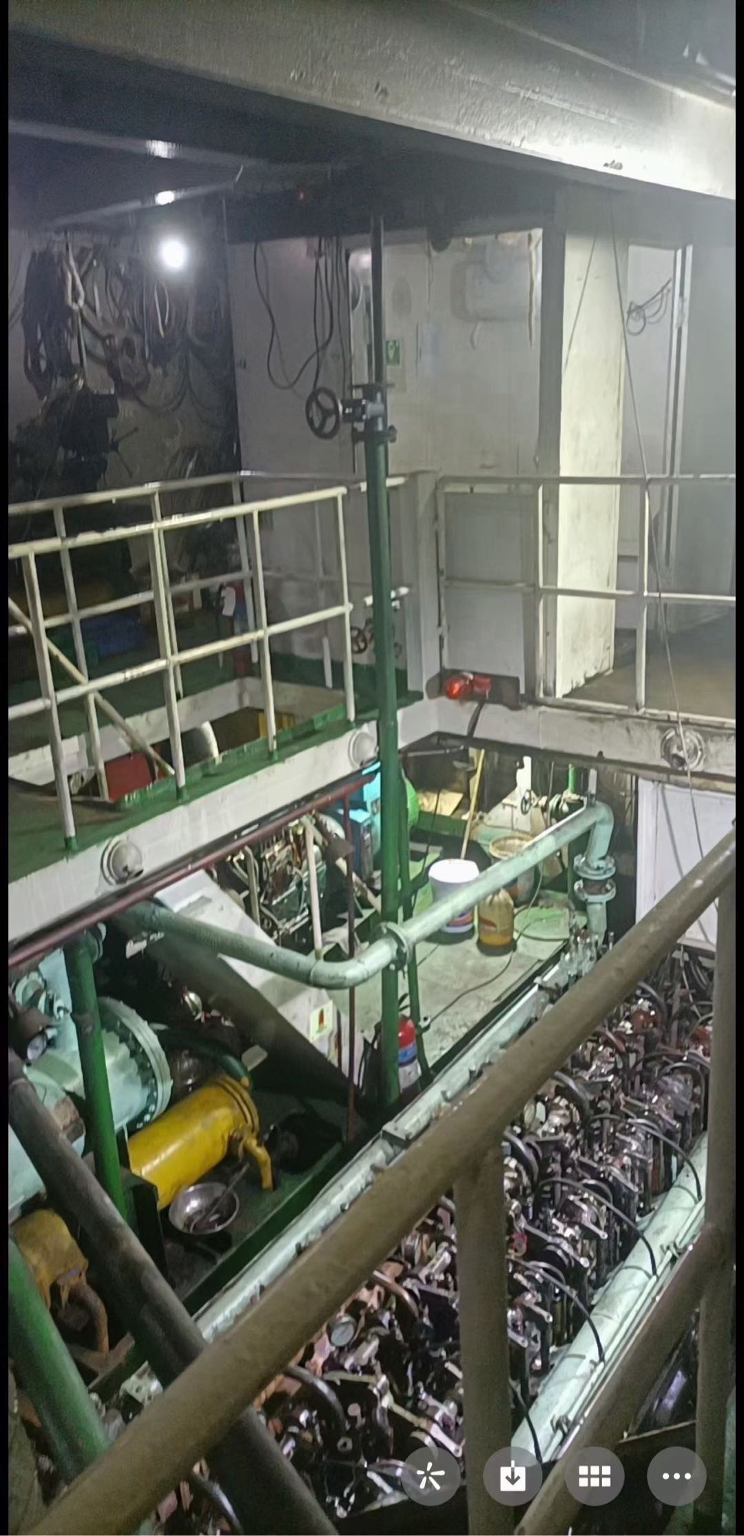 2022年7月12000吨前驾驶（带跳板、围板）船面驳  喷鼻港-2.jpg