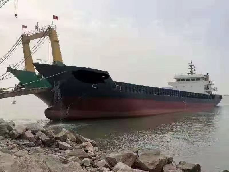 出卖载重量3400吨吨2019船面驳  喷鼻港-2.jpg