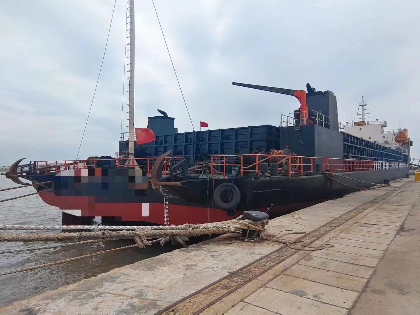 让渡出租2017年江苏制5000吨前驾驶驳船，  喷鼻港-2.jpg