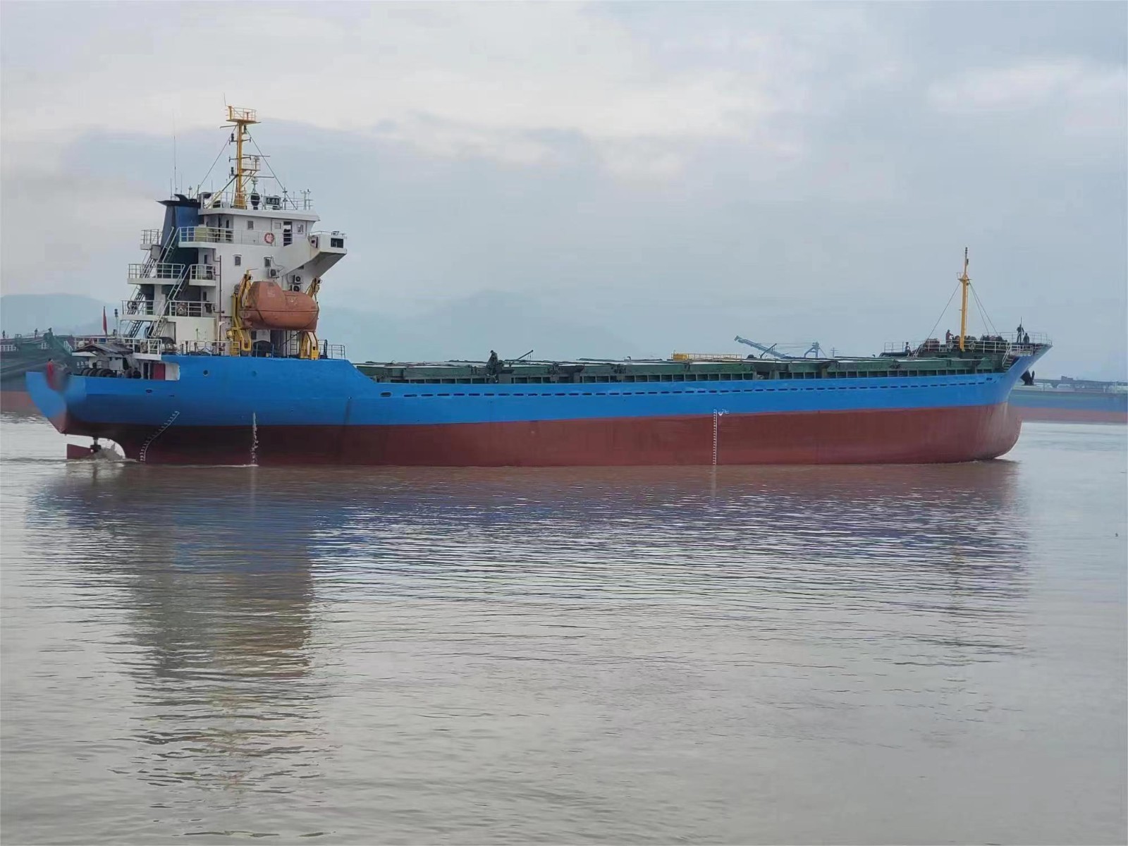 出卖编号811 09年5008吨多用处船  祸建-2.jpg