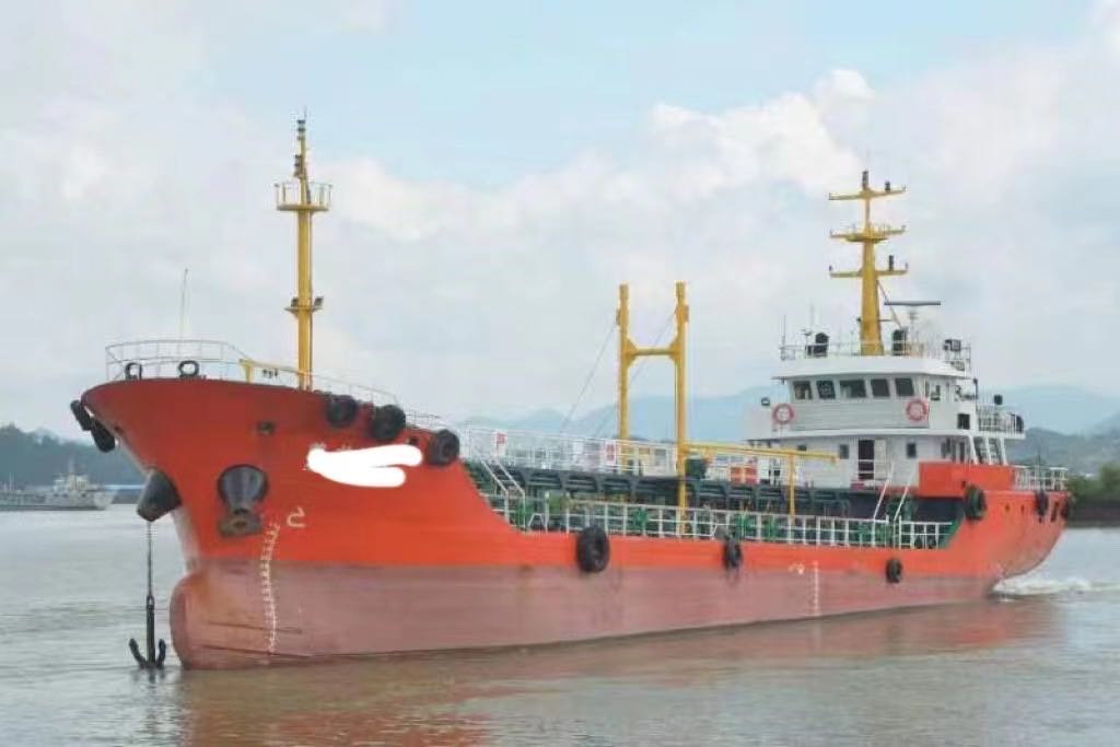 让渡2014年台州制单底单売1000吨油船  喷鼻港-2.jpg