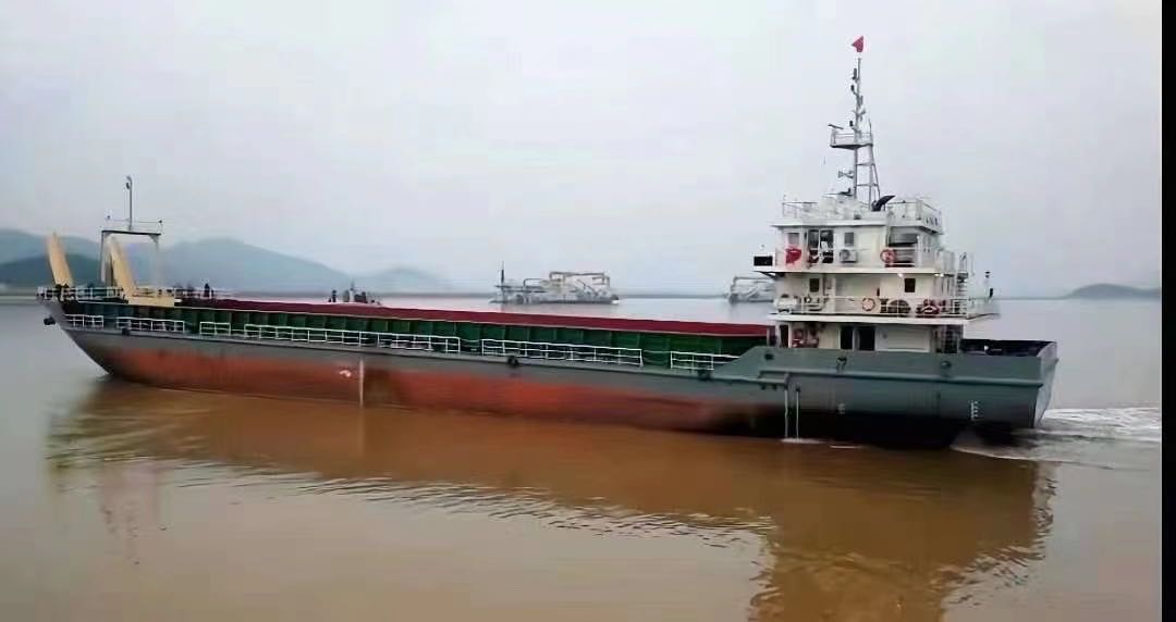 出售2018年台州造2330吨甲板货船  香港-2.jpg