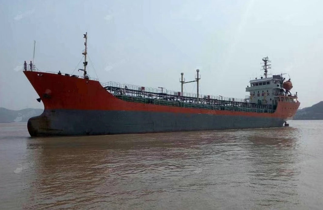 卖：2007年远洋4500吨一级油船 山东 潍坊市-2.jpg
