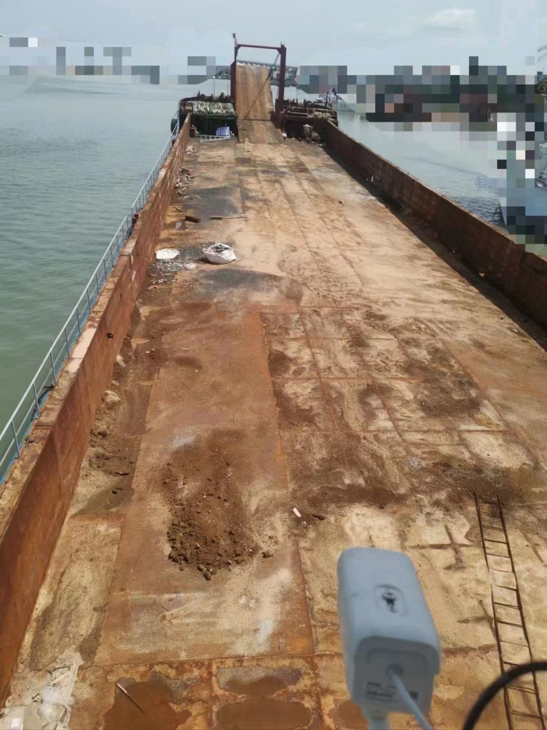 低价出卖3000吨船面驳船  喷鼻港-2.jpg