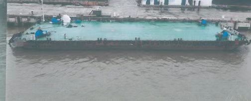 出卖2014年2500吨无动力驳船  喷鼻港-2.jpg