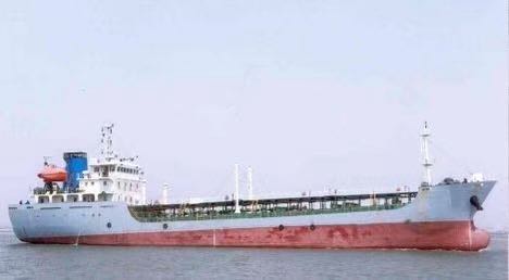 卖2010年制1400吨远洋油船  喷鼻港-2.jpg