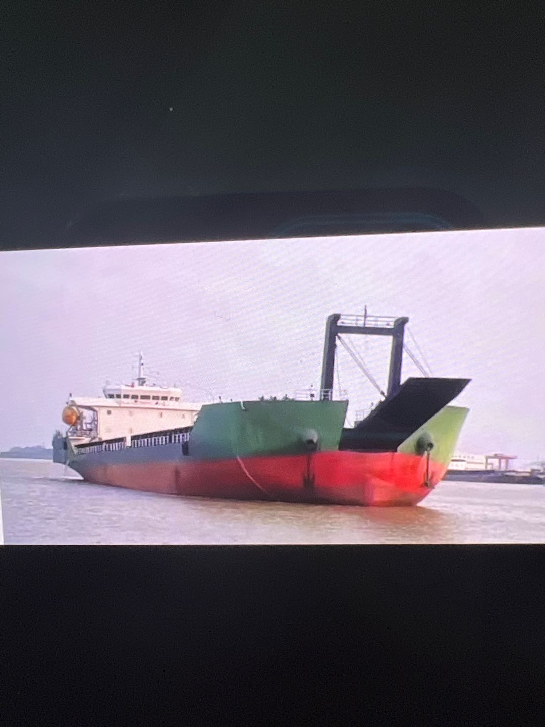 卖2015年江苏制9010吨多用处船  喷鼻港-2.jpg