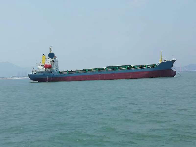 出卖2004年制5000吨远洋单底多用处船 广东 深圳市-2.jpg