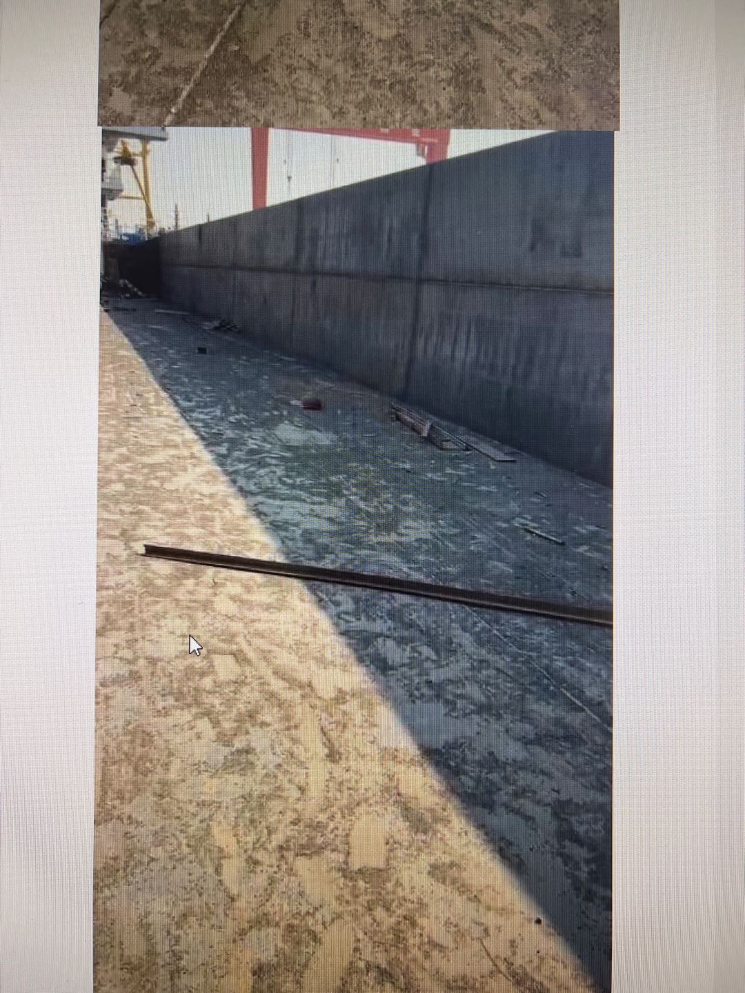 卖2012年12月4350吨内地后驾驶船面货船  喷鼻港-2.jpg