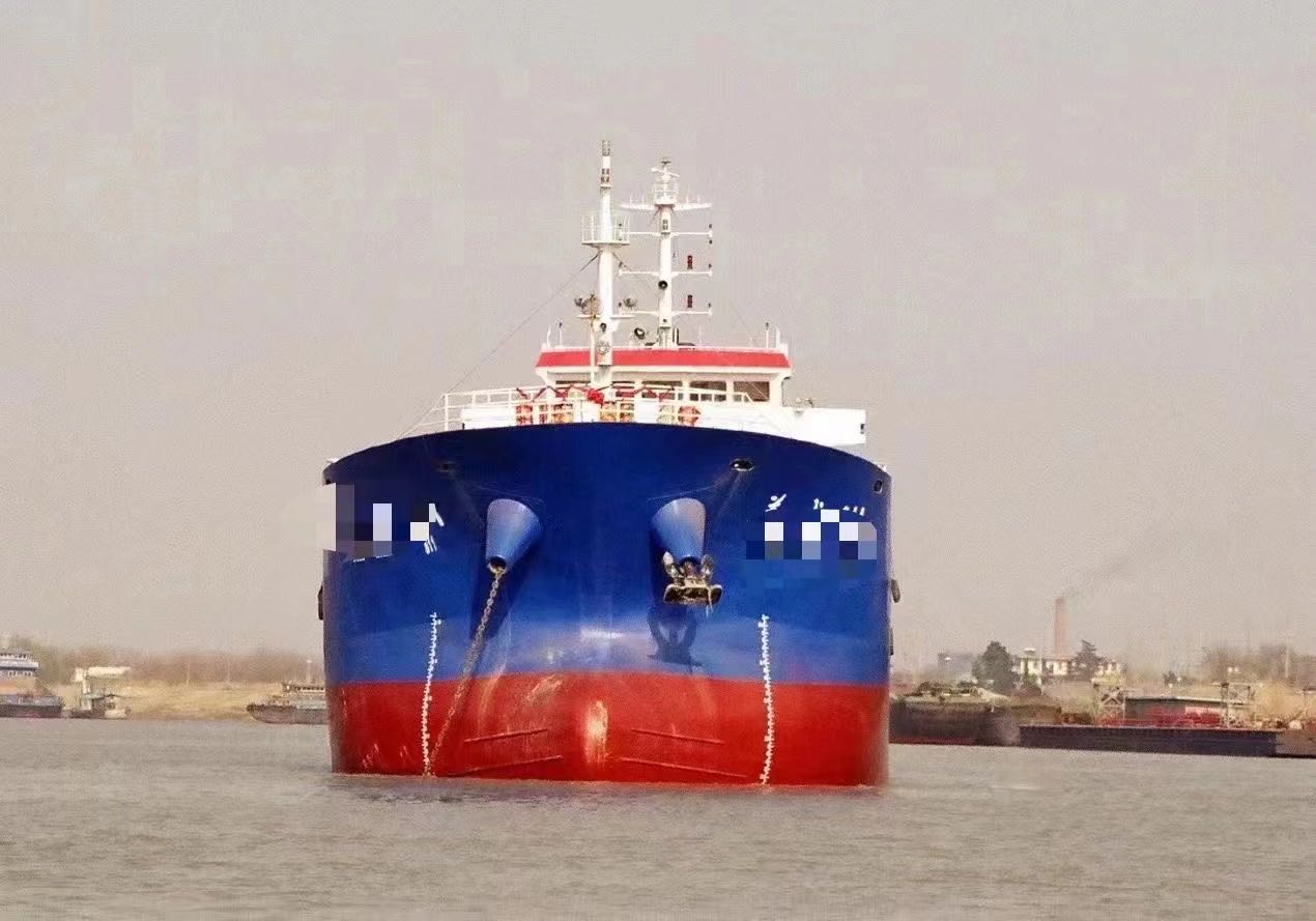 出卖2010年4400吨敞心式散拆箱船  喷鼻港-2.jpg