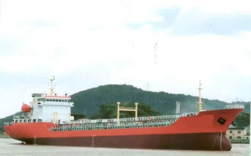 出卖4708吨单壳油船  喷鼻港-2.jpg