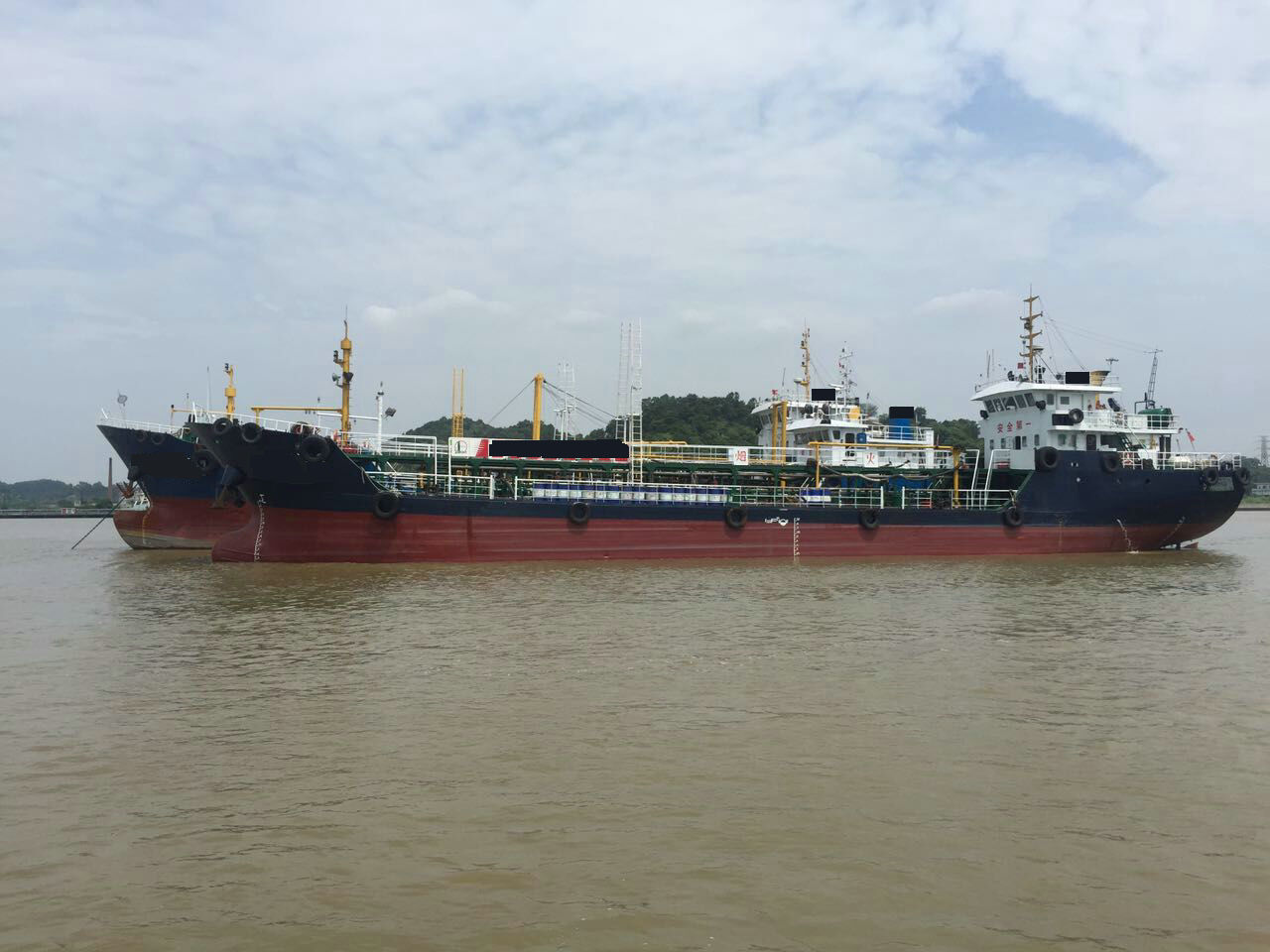 低价卖：2010年内地1000吨单壳油船 山东 潍坊市-2.jpg