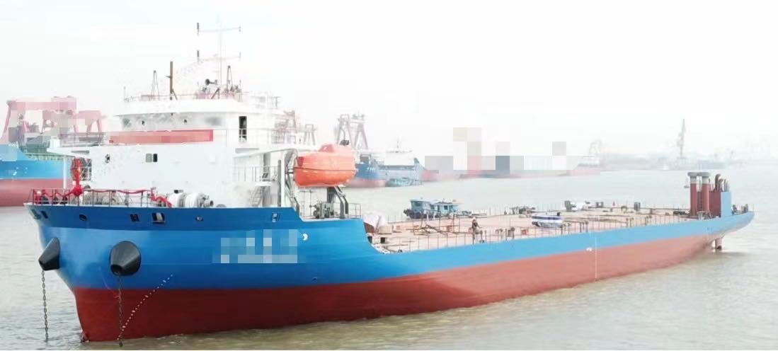 卖2022年江苏制船面货船6100吨  喷鼻港-2.jpg