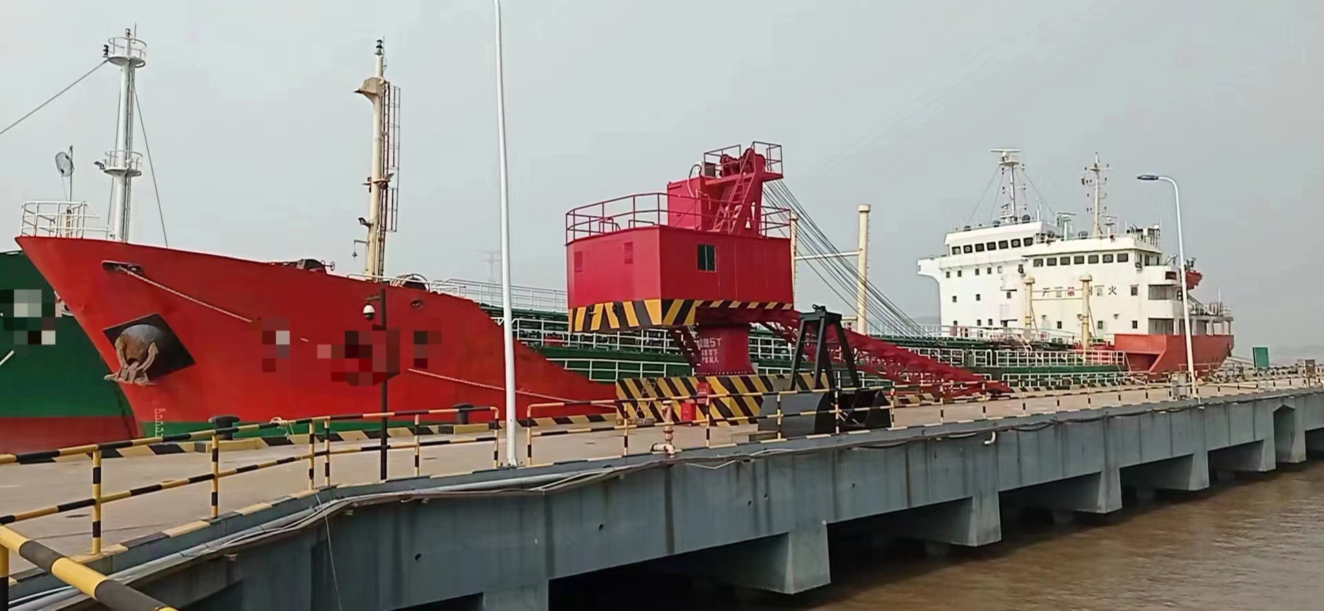 出售2003-3300t-428w油船 浙江 台州市-2.jpg