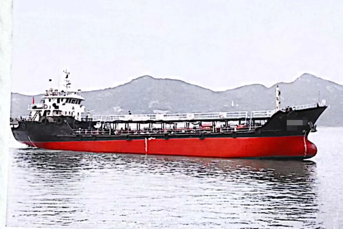 转让2009-1000t-195w油船 浙江 台州市-2.jpg