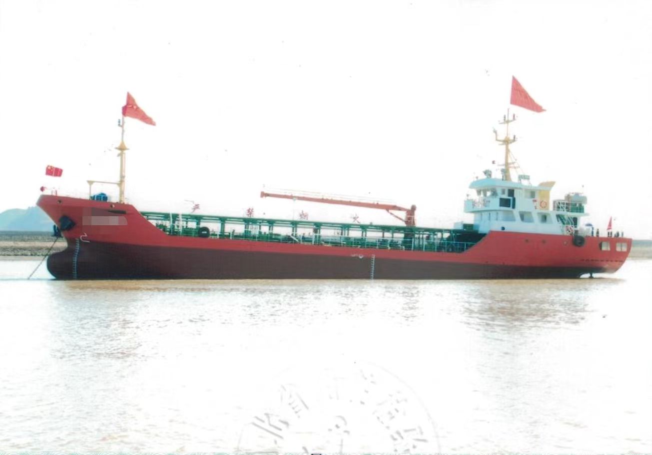 转让2023-840t-890w油船 浙江 台州市-2.jpg
