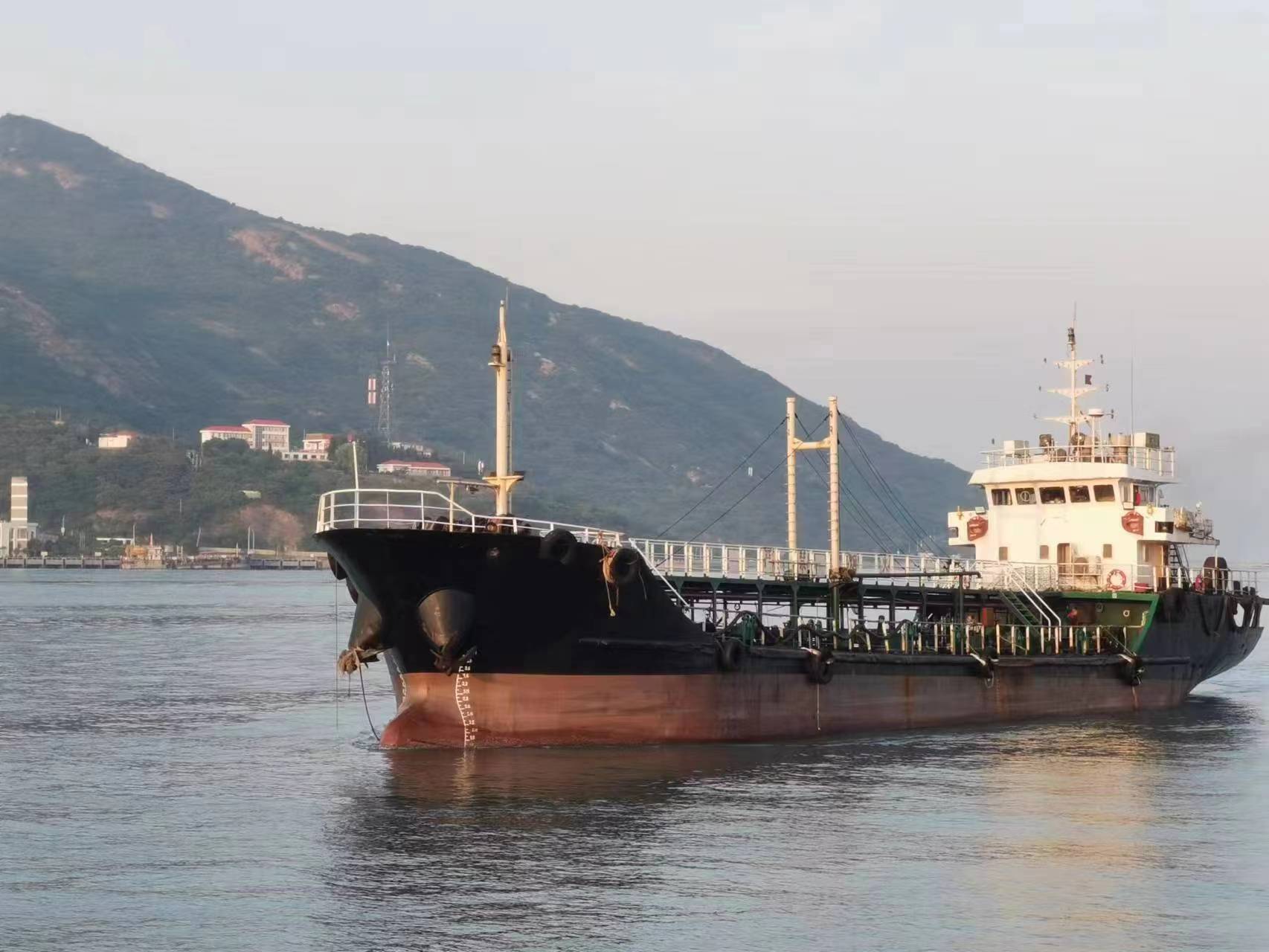 转让2011-1000t-395w 加温油船 浙江 台州市-2.jpg