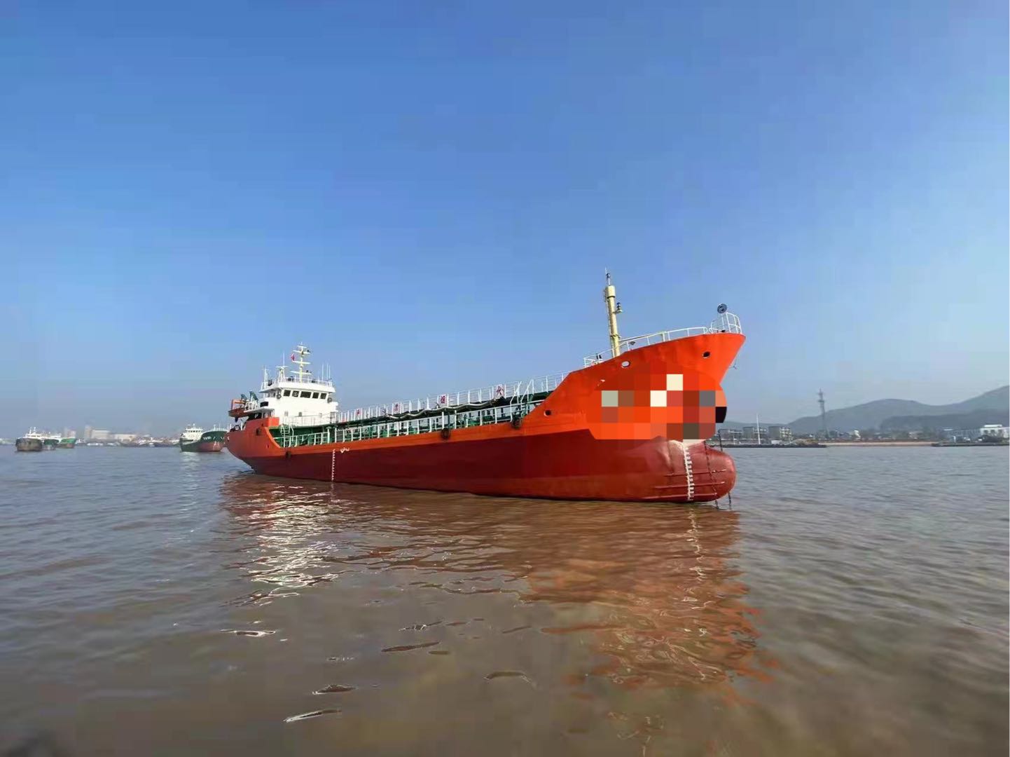 售1000吨加油船  香港-2.jpg