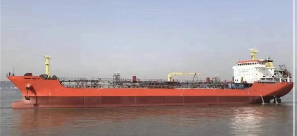 售2018年江苏造13000吨一级油船 CCS  香港-2.jpg