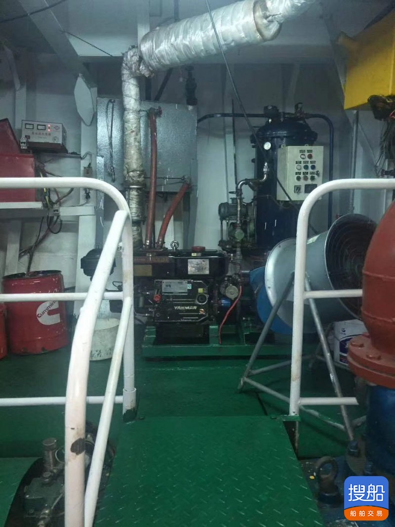 1000吨油船  香港-4.jpg