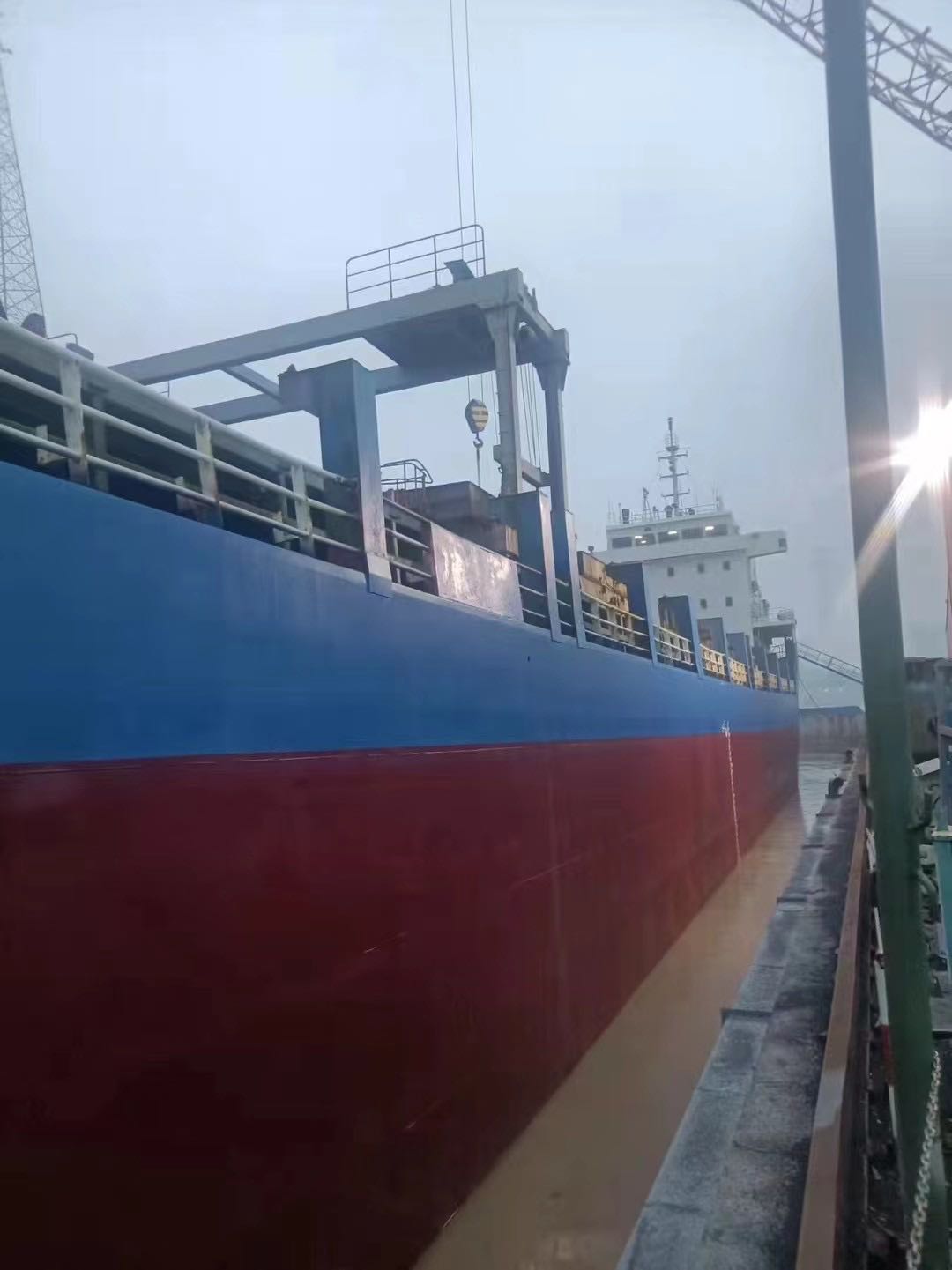 出售：6400吨双壳集装箱船 正常运量（箱）348TEU 2005年浙江象山建造 福建 宁德市-2.jpg