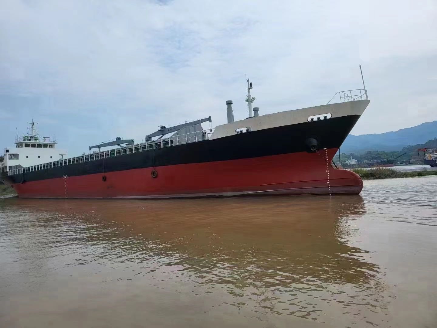 出售91年日本造2550吨外贸杂货船，船籍塞拉利昂，舱内24大柜 福建 宁德市-2.jpg