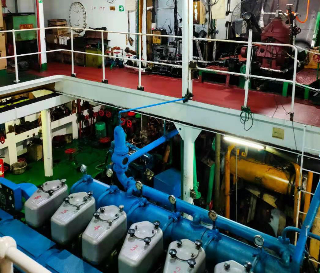 出售03年3300吨大舱口货船 福建 宁德市-2.jpg