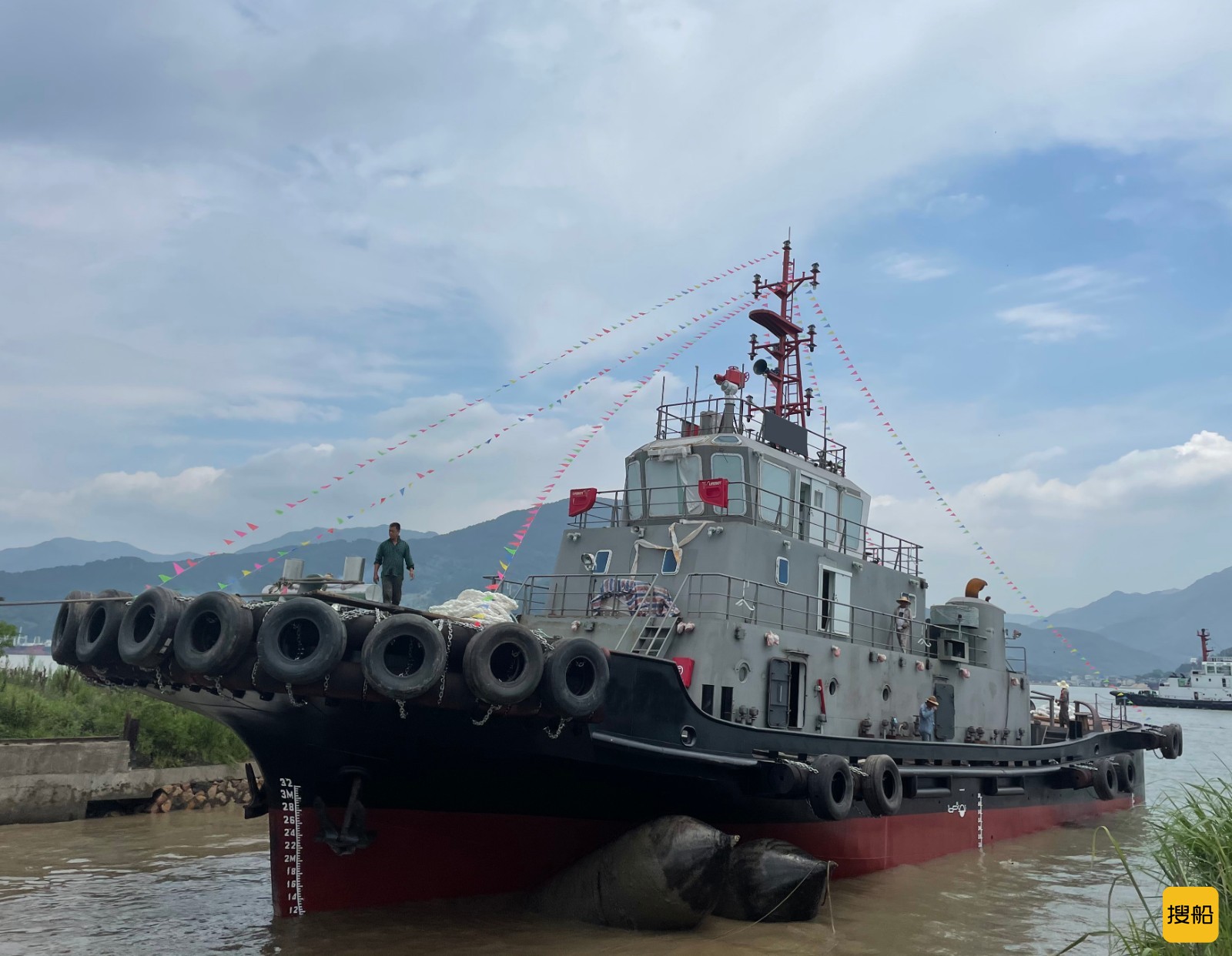 出售 3200马力全回转拖轮 福建 福州市-2.jpg