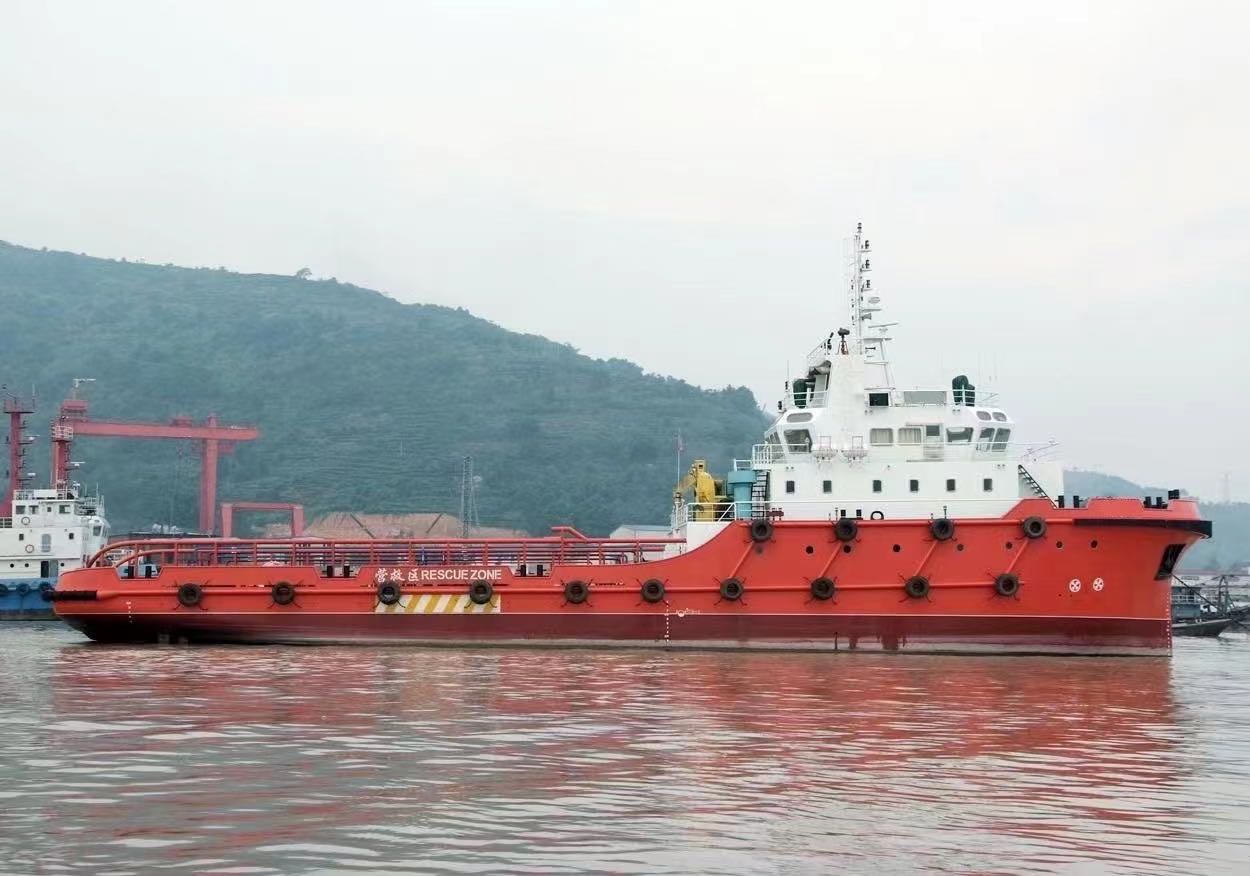出售沿海航区1700马力拖轮  香港-2.jpg