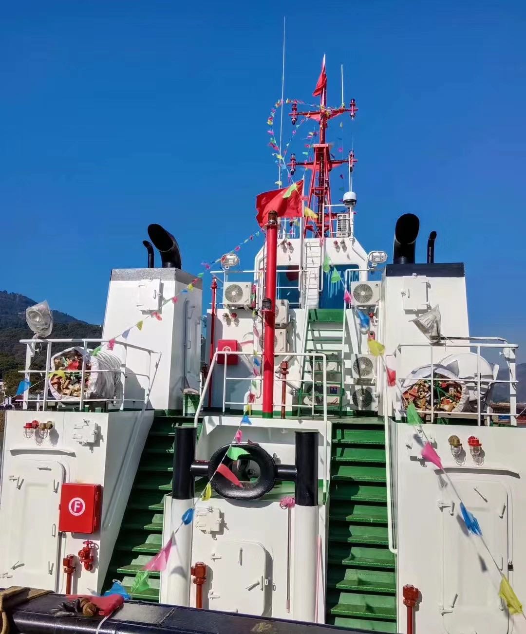 出售 近海航区2500马力拖轮  香港-2.jpg