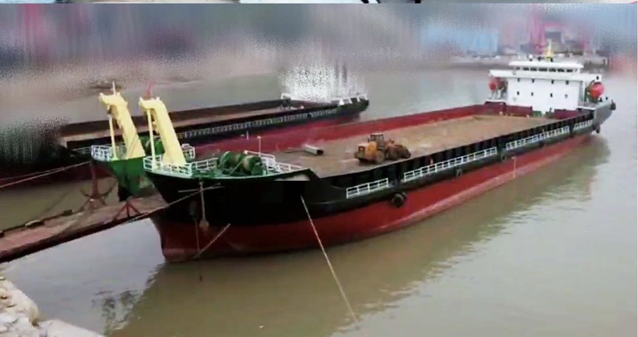 船东委托降价出售7800吨甲板货船  香港-2.jpg
